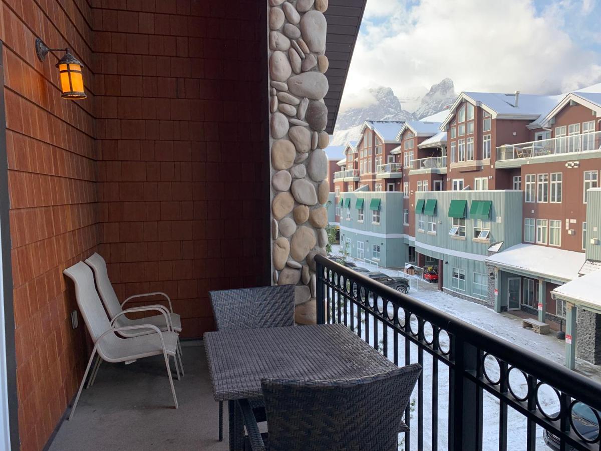 Luxury Two Queen Beds Condo - Grande Rockies Resort Indoor Parking Pool Hot Tub Gym キャンモア エクステリア 写真