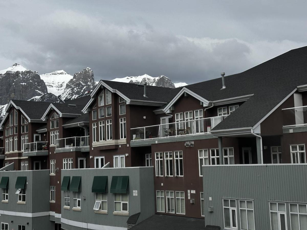 Luxury Two Queen Beds Condo - Grande Rockies Resort Indoor Parking Pool Hot Tub Gym キャンモア エクステリア 写真