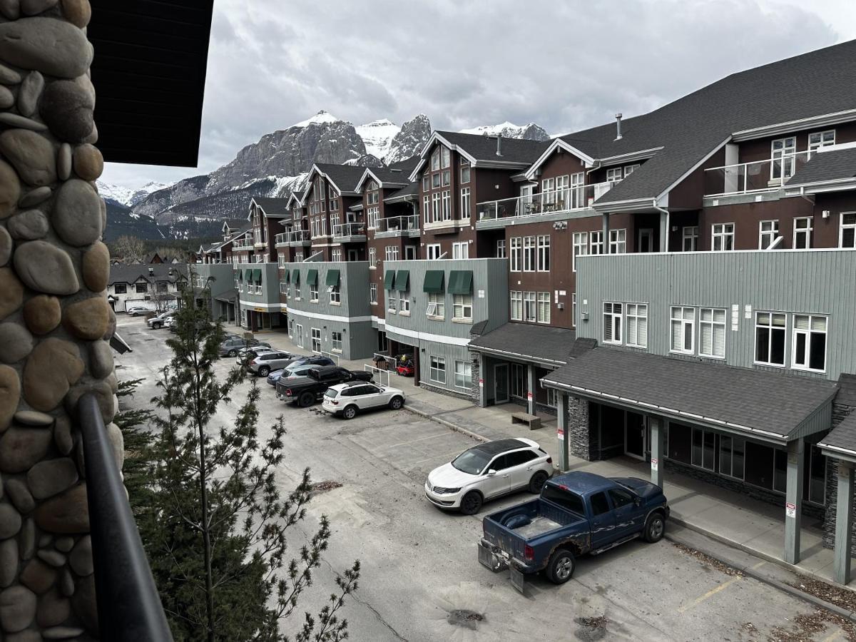 Luxury Two Queen Beds Condo - Grande Rockies Resort Indoor Parking Pool Hot Tub Gym キャンモア エクステリア 写真