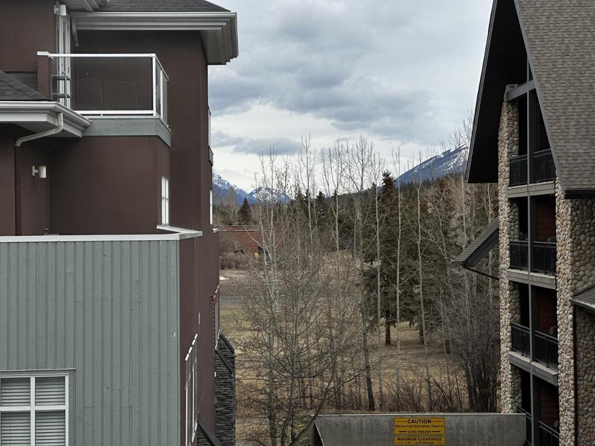 Luxury Two Queen Beds Condo - Grande Rockies Resort Indoor Parking Pool Hot Tub Gym キャンモア エクステリア 写真